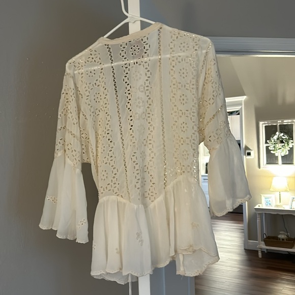 Johnny Was ira ruffle kimono size Small. Cream colored, eyelet, wrap style, Cute - Picture 6 of 8